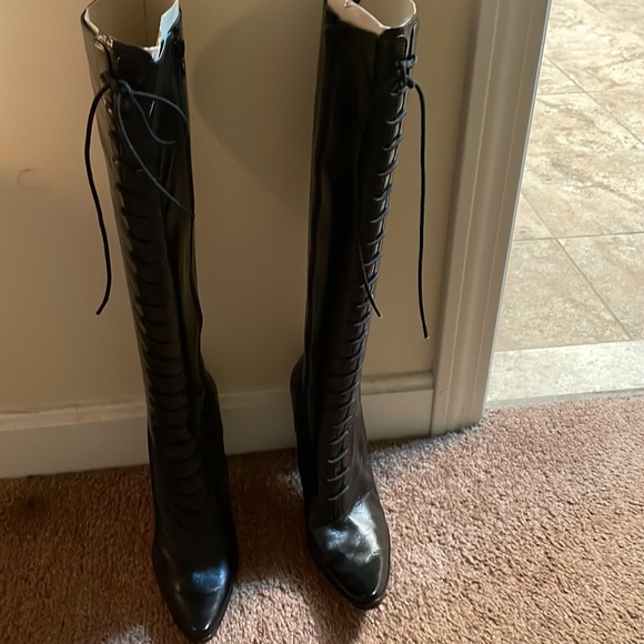 BCBGMACAZRIA BOOTS - Picture 2 of 2